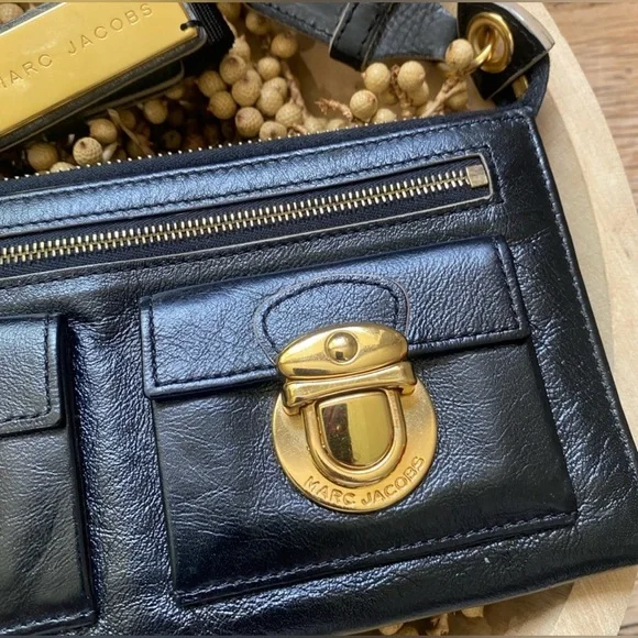 Authentic Rare Marc Jacobs Black/Gold Continental Wallet with Shoulder Strap - Picture 3 of 14